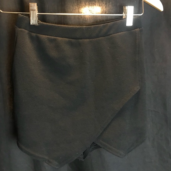 Boohoo Pants - Black SKORT!! Boohoo Pants - Black SKORT!!